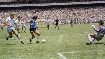 maradona inglaterra.jpg