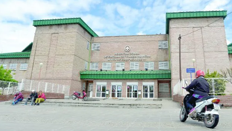 Los dos mecánicos fueron asistidos en el hospital de Cutral Co.