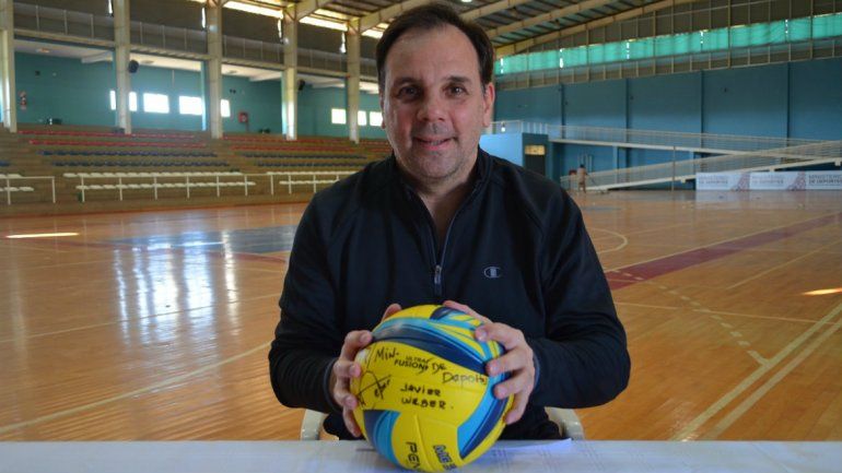 Weber, el ex capitán y DT de la Selección, dará clases a chicos de Neuquén