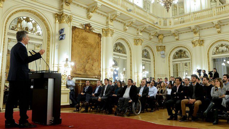 Macri enviará al Congreso un proyecto para promover el primer empleo