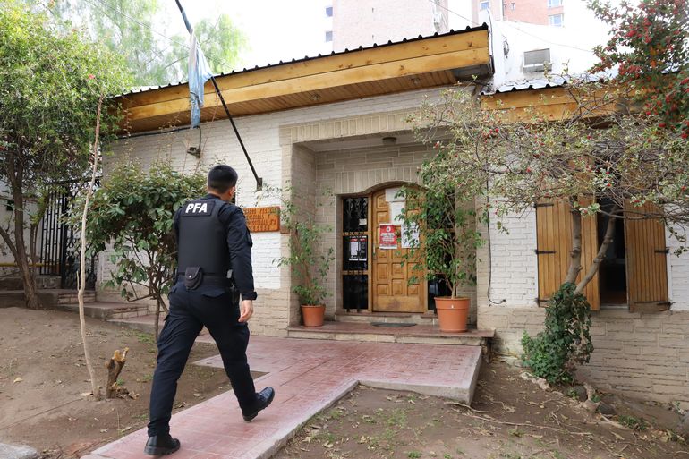 En la sede del Juzgado Federal 2 le revelaron a Nardanone los cargos que le imputaron por la desaparición forzada de Sergio Ávalos. En la sede del Juzgado Federal 2 le revelaron a Nardanone los cargos que le imputaron por la desaparición forzada de Sergio Ávalos.