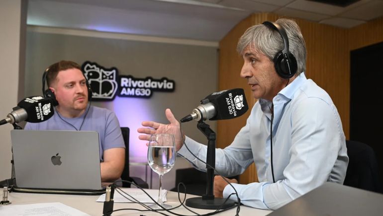 Luis Caputo habló de todo: inflación, dólar y un palo a Riquelme y a Cristina Kirchner