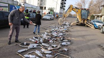 Durante el 2025 se compactaron 260 caños de escape secuestrados durante controles en la vía pública. Durante el 2025 se compactaron 260 caños de escape secuestrados durante controles en la vía pública.