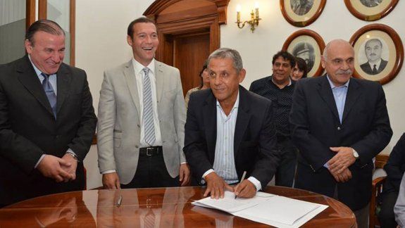 Se firmó el convenio con Nación para la licencia nacional