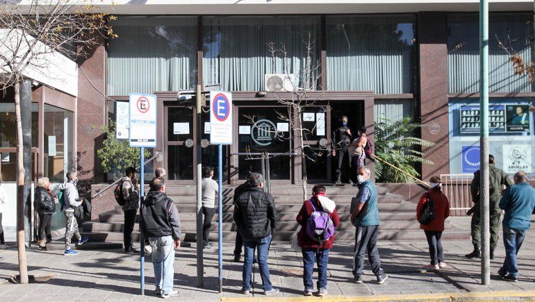 Viernes sin bancos en Neuquén por el Día del Bancario