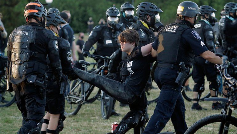 Detenidos y heridos en las protestas contra Trump