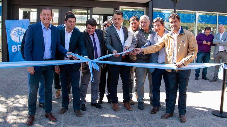Gutiérrez inauguró nueva sede del BPN  y una obra escolar