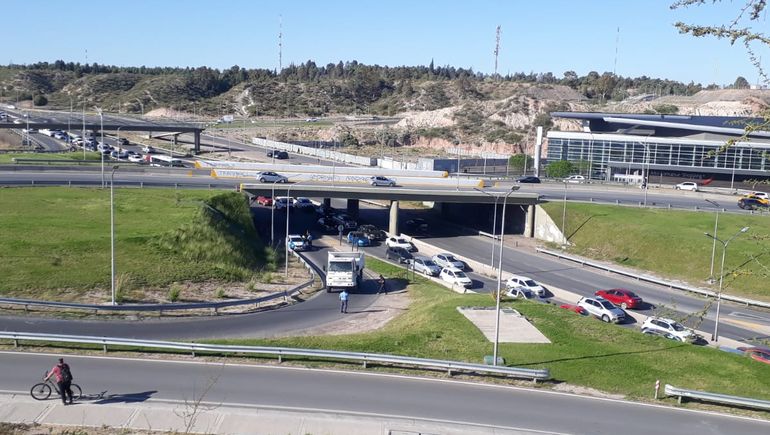 Demoras en el acceso a Neuquén por Ruta 7: ¿qué pasó?