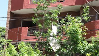 La explosión en la calle Santamaría dejó dos departamentos destrozados. La explosión en la calle Santamaría dejó dos departamentos destrozados.