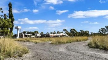 La trágica muerte ocurrió esta mañana en una chacra del Idevi. | LM Neuquen La trágica muerte ocurrió esta mañana en una chacra del Idevi.