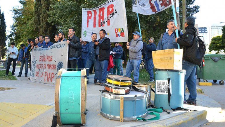 Trabajadores de la PIAP realizarán una volanteada en el puente de Arroyito.