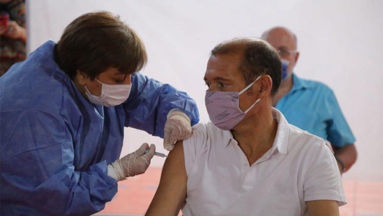Gutiérrez recibió la vacuna contra el COVID