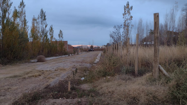 Los vecinos de Plottier aseguran que aún no hay respuestas sobre la fecha de entrega. | LM Neuquen Los vecinos de Plottier aseguran que aún no hay respuestas sobre la fecha de entrega.