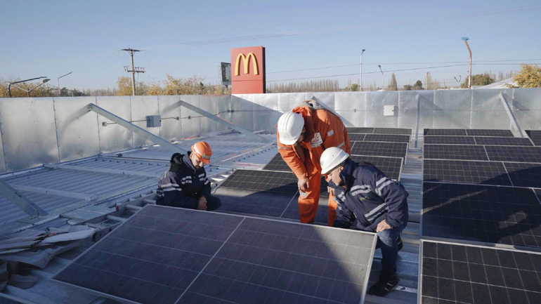 Cómo son los paneles solares que CALF instaló en el nuevo local de McDonalds