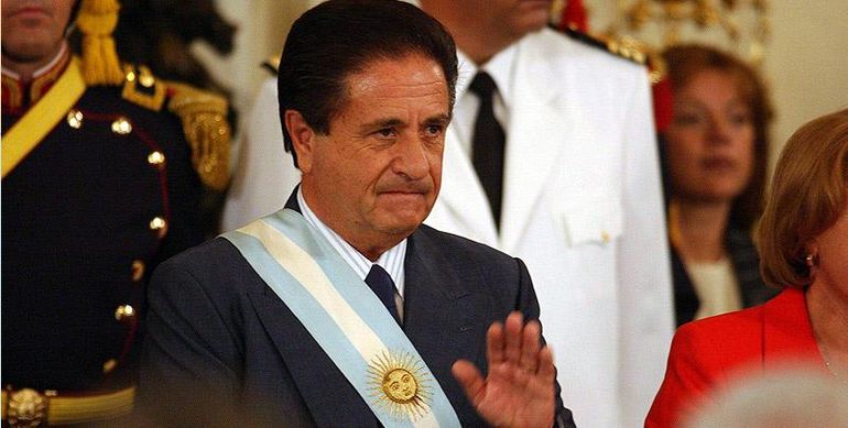 2 de enero de 2002: asume Eduardo Duhalde como presidente. 2 de enero de 2002: asume Eduardo Duhalde como presidente.