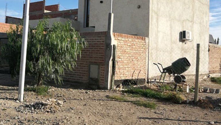 Sorprenden a albañil trabajando en plena cuarentena