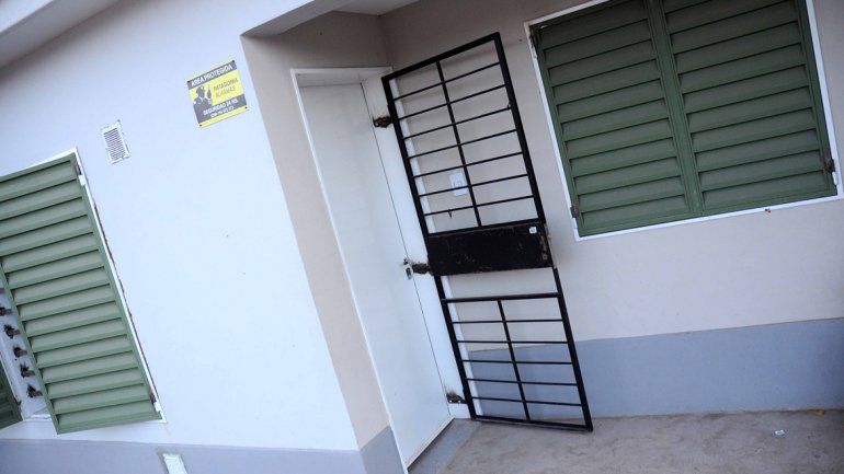 Casas enrejadas desde el piso hasta el techo