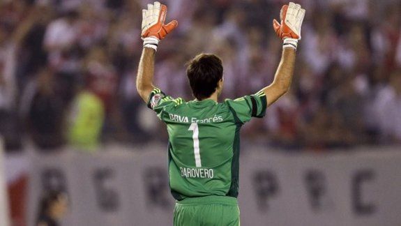 El arquero es muy querido por la hinchada, que ruega porque siga.
