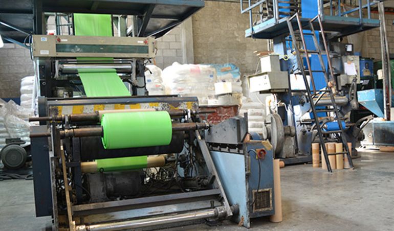 Industria: en abril la mitad de los sectores bajaron la producción en Argentina
