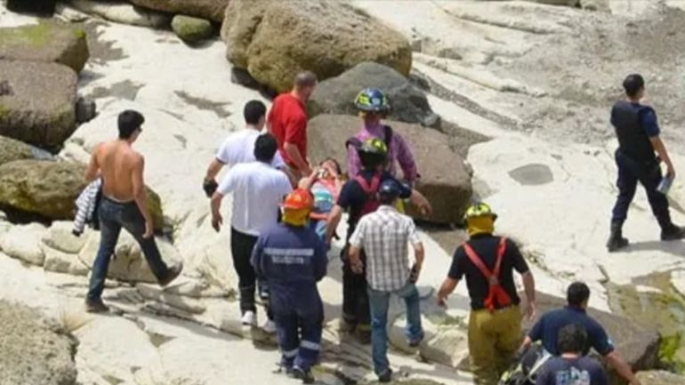 En 2012 el hoy réferi Pablo Aguirre tenía 18 años y cayó desde 30 metros de altura en la zona del histórico Chalet Huergo, en Comodoro Rivadavia. En 2012 el hoy réferi Pablo Aguirre tenía 18 años y cayó desde 30 metros de altura en la zona del histórico Chalet Huergo, en Comodoro Rivadavia. 