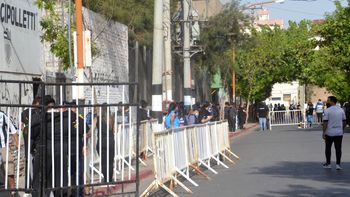 habilitaron la visera y cipo cerrara el torneo con sus hinchas en las tribunas habilitaron la visera y cipo cerrara el torneo con sus hinchas en las tribunas