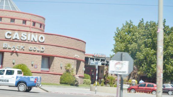 La Policía llegó al casino poco tiempo después del golpe, los investigadores revisaron unas 30 cámaras de seguridad para buscar alguna pista de los ladrones.