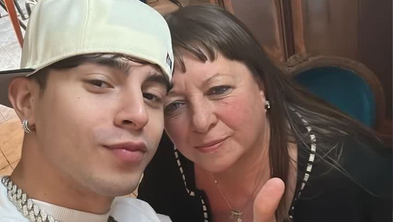 Rusherking sorprendió a una fan que lo invitó a comer arroz con pollo