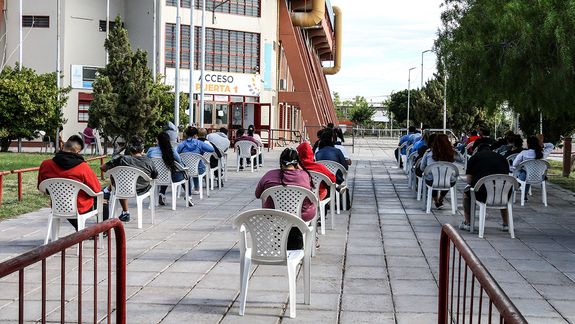 Neuquén duplicó su pico histórico de casos en un día: 2.463 positivos