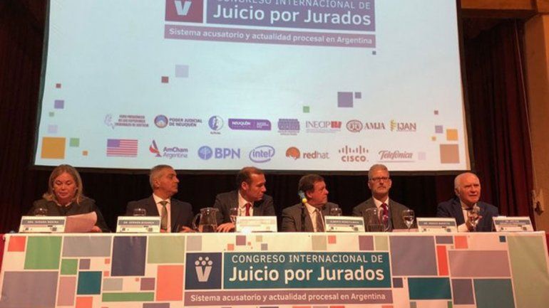 Comenzó en La Angostura el quinto Congreso Internacional de Juicios por Jurados