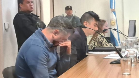Esteban González, empleado bancario, en la primera audiencia del juicio oral en Santa Cruz: pese a que llevó a Brianna varios metros en el capot, dijo que no se dio cuenta.
