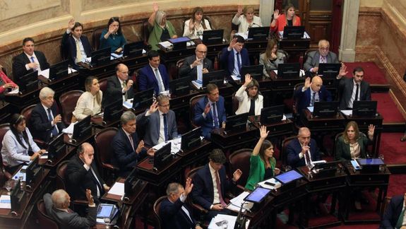 Los senadores finalmente tendrán el aumento que dejará su dieta por encima de los $9 millones.