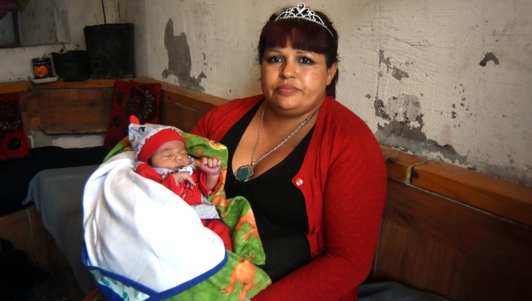 Una neuquina tuvo a su séptimo hijo varón y se convertirá en ahijado presidencial