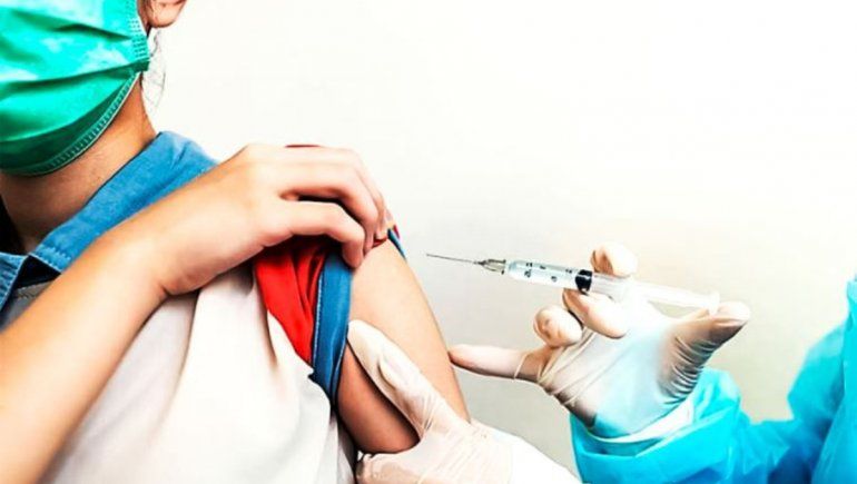 Covid-19: recuperados no deberán esperar tres meses para vacunarse