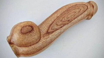 Al final se cayó la millonaria licitación de los penes de madera