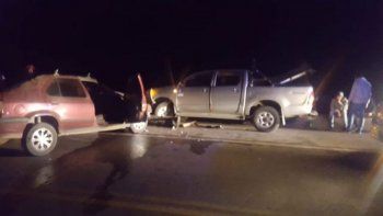 choco de frente a una hilux estacionada en un mirador en san martin