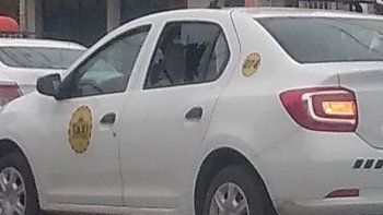 taxista zafo de milagro luego de que le dispararan a su auto taxista zafo de milagro luego de que le dispararan a su auto