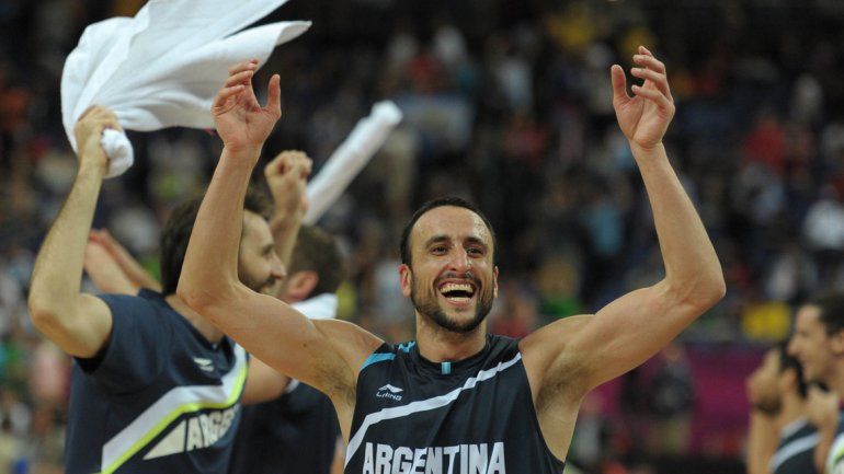 Ginóbili dijo que hablará con Popovich para definir su futuro en la NBA.