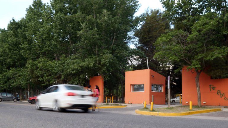 La víctima era alumno de remo en el Club Santafesino. El hecho se produjo en un asado en octubre del año pasado.
