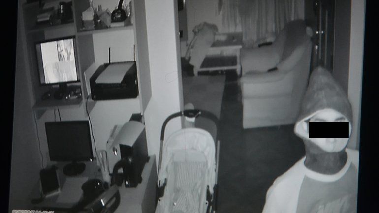 Un policía retirado terminó a las piñas con un ladrón que le entró a robar a la casa