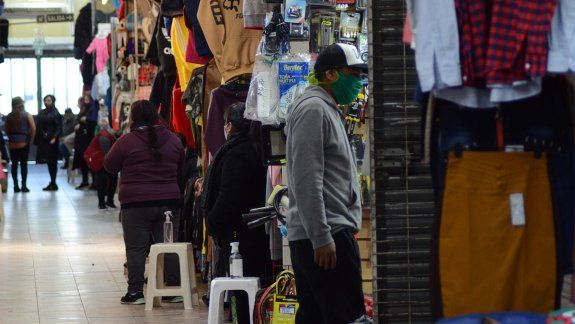 La feria de Las Pulgas reabrió y lo celebraron 55 familias