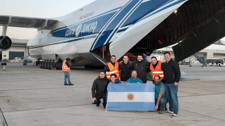 Quiénes acompañan al Saocom en su viaje al espacio
