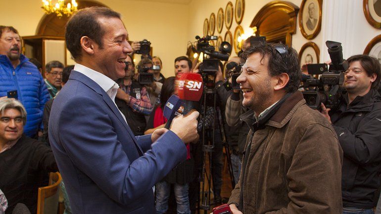 El gobernador agasajó a los periodistas en su día