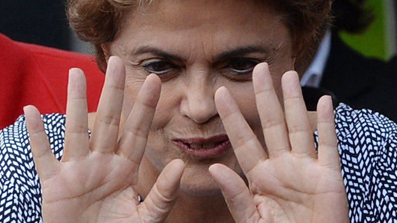 ¿Manos limpias? El partido de Dila Rousseff (PT) está contra las cuerdas.