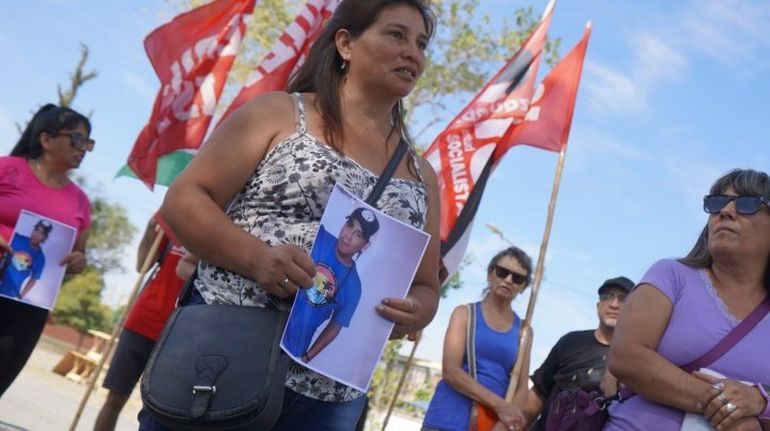 La familia del neuquino no se cansó de pedir su liberación. La familia del neuquino no se cansó de pedir su liberación.