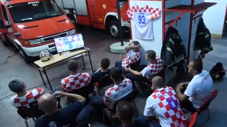 La reacción de los Bomberos de Croacia en medio de un partido
