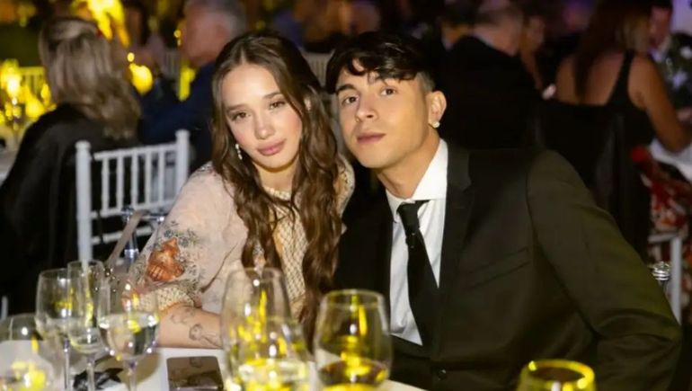 Ángela Torres y Rusherking estuvieron juntos en la cena de Luis Miguel. Ángela Torres y Rusherking estuvieron juntos en la cena de Luis Miguel.