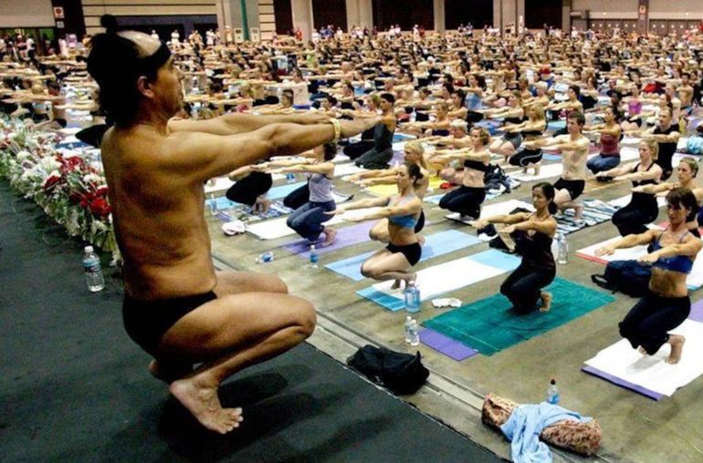 Bikram Choudhury comenzó a dar seminarios para aspirantes a abrir su propio estudio de Bikram Yoga. Bikram Choudhury comenzó a dar seminarios para aspirantes a abrir su propio estudio de Bikram Yoga.