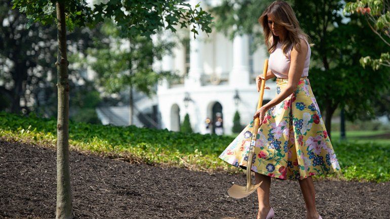 La esposa de Trump no se habría ensuciado sus zapatos con tacos.