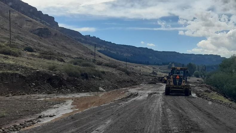 Vialidad Provincial trabajó en toda la región. | LM Neuquen Vialidad Provincial trabajó en toda la región.