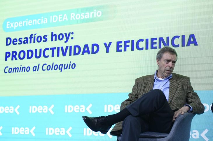 El presidente de la Cámara de Exploración y Producción de Hidrocarburos (CEPH), Carlos Ormachea, en el Precoloquio de IDEA.